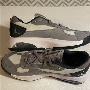 Jordan Men's Gray and White Sneakers